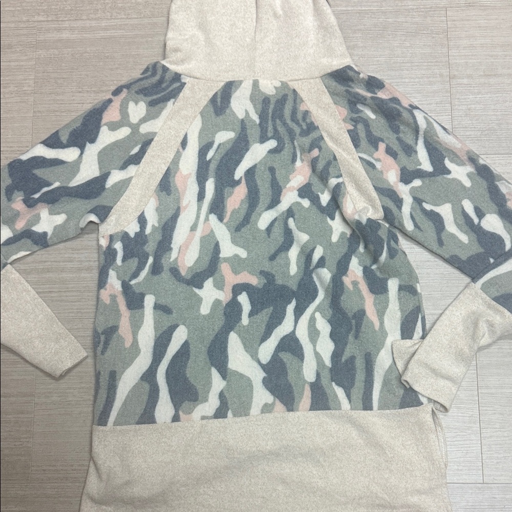 143 Story SOFT Camouflage Patterned Turtleneck Sweater NWOT Size M - Picture 6 of 6